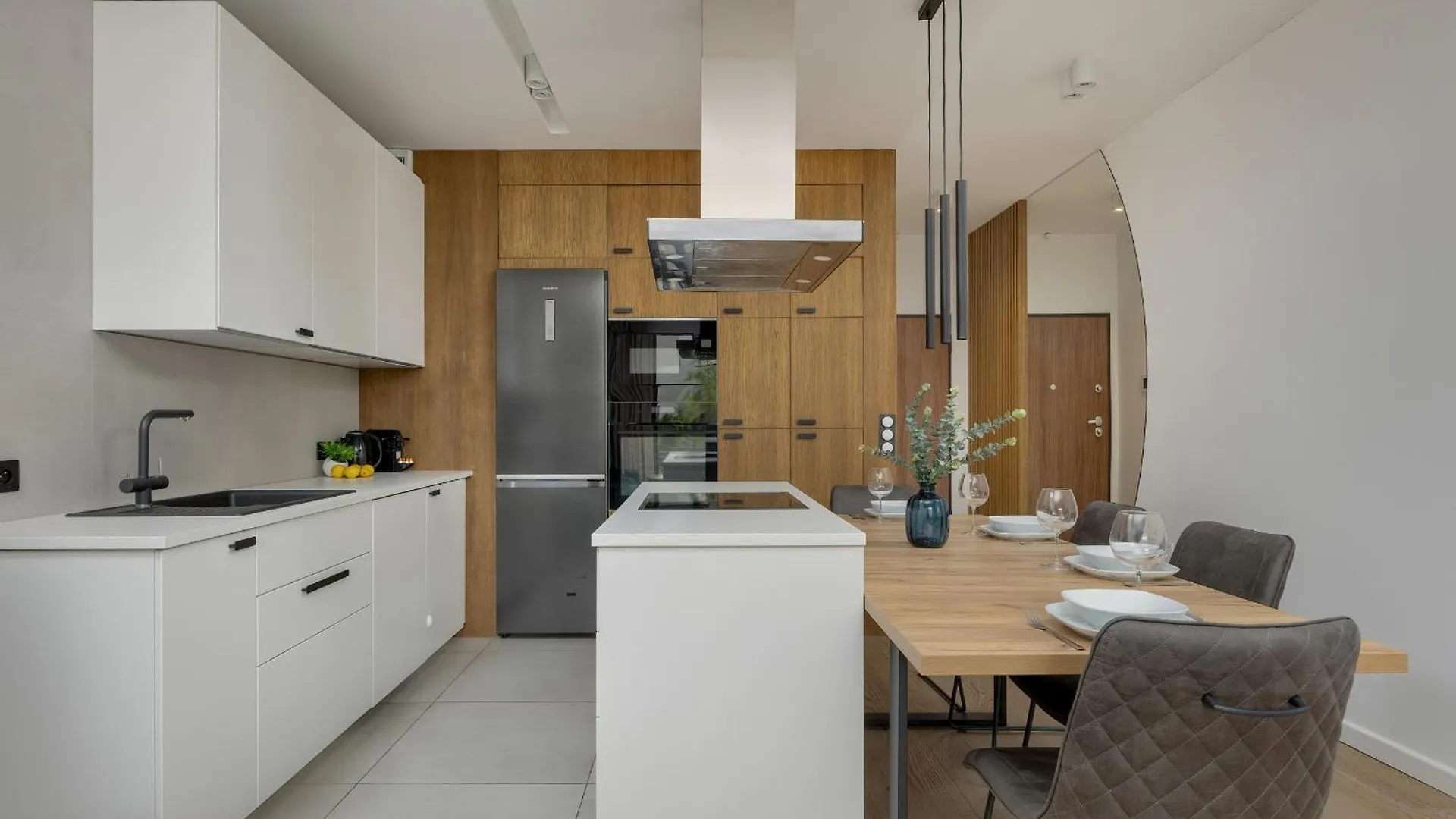 Spacious Family Apartment With Garden & Parking By Noclegi Renters 华沙 波兰