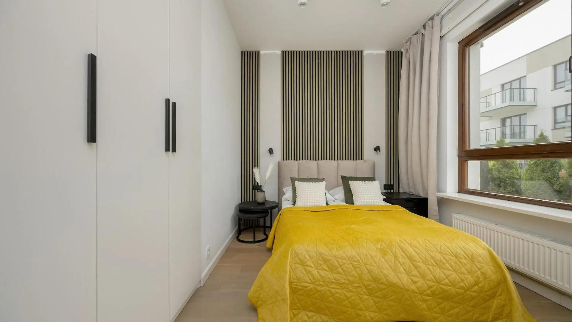 Spacious Family Apartment With Garden & Parking By Noclegi Renters 华沙 波兰