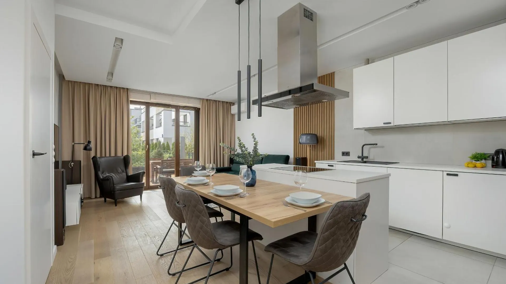 Spacious Family Apartment With Garden & Parking By Noclegi Renters 华沙 0*,