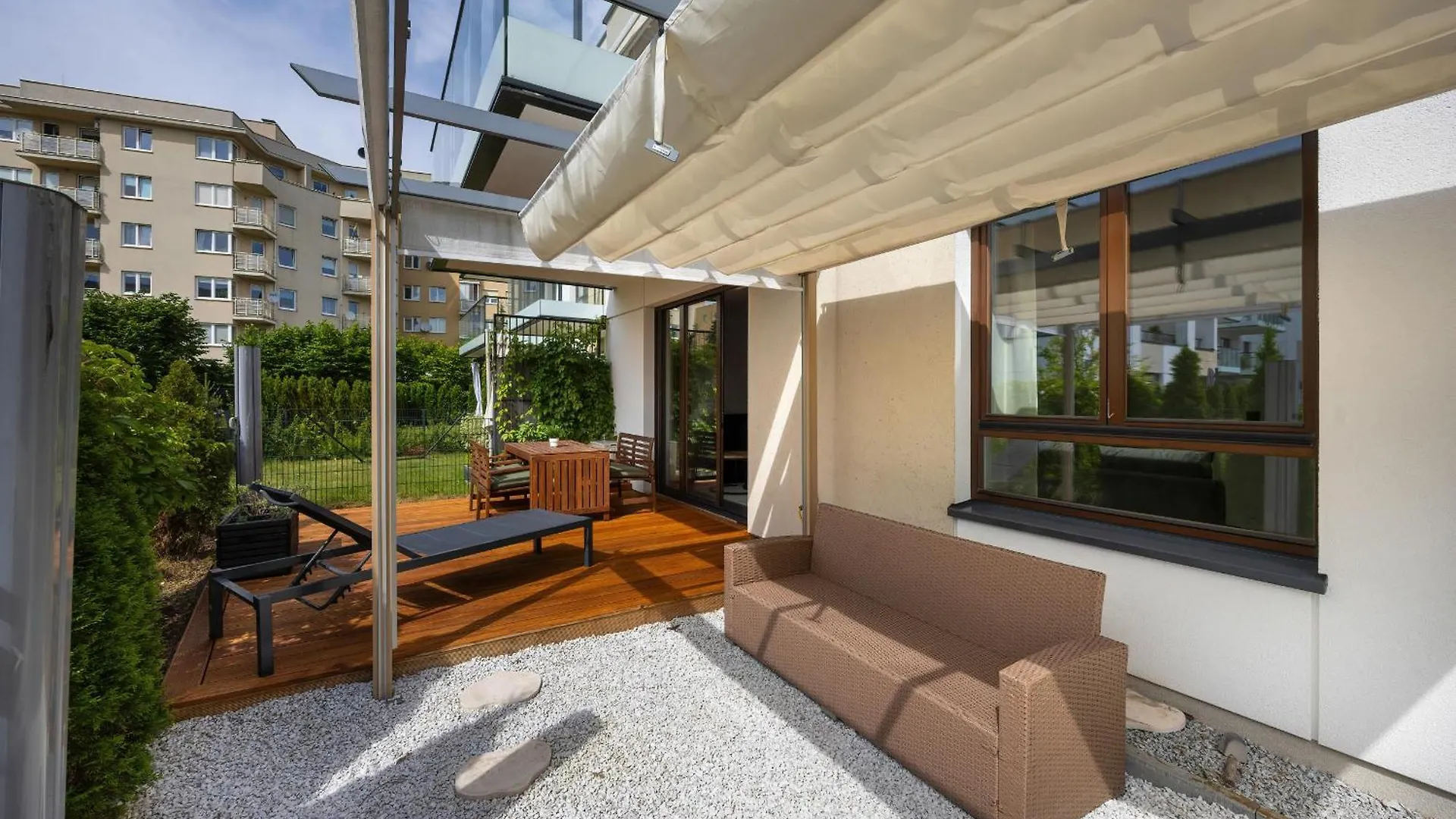 Spacious Family Apartment With Garden & Parking By Noclegi Renters 华沙